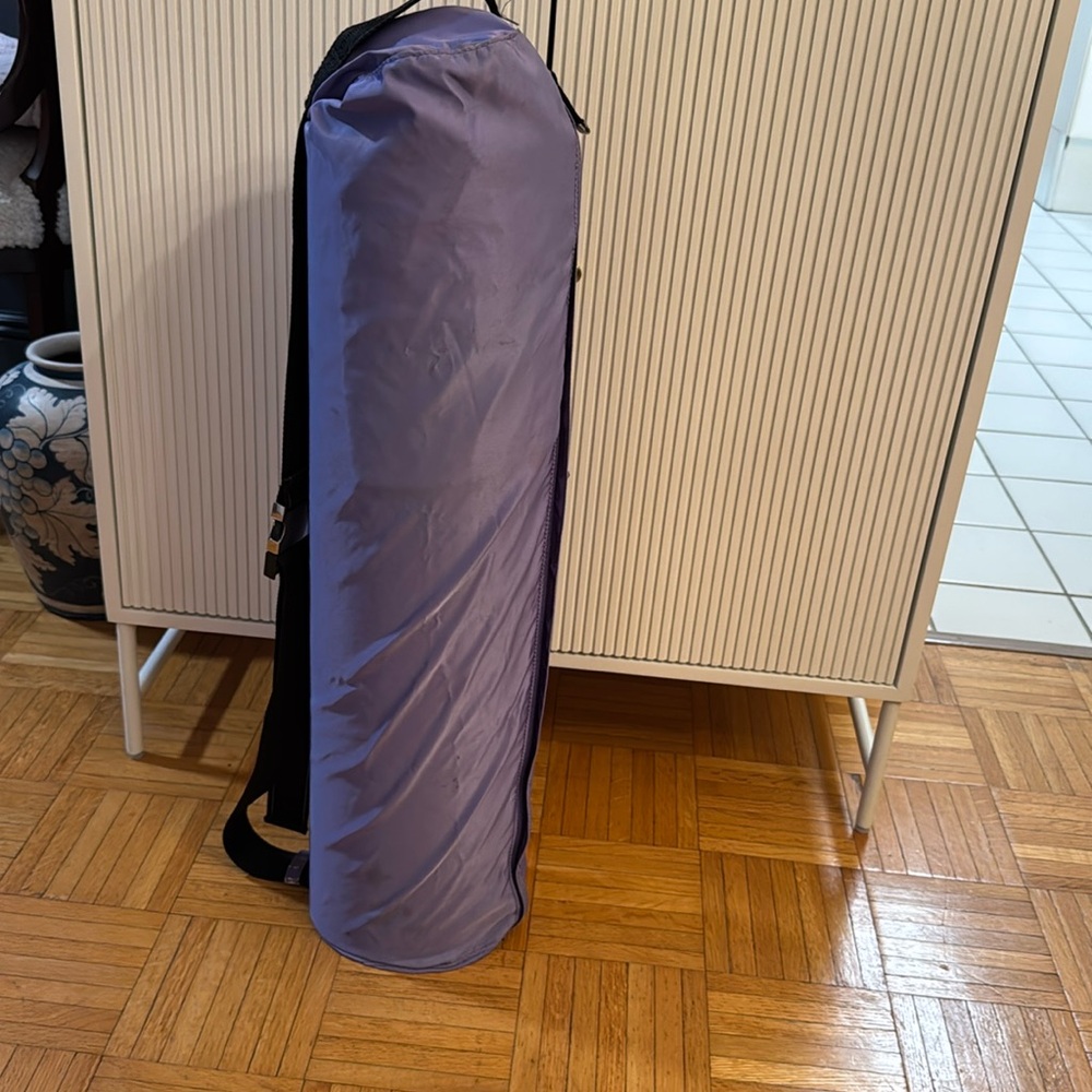 Lulu lemon yoga bag